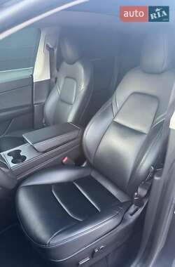 Внедорожник / Кроссовер Tesla Model Y 2021 в Черновцах