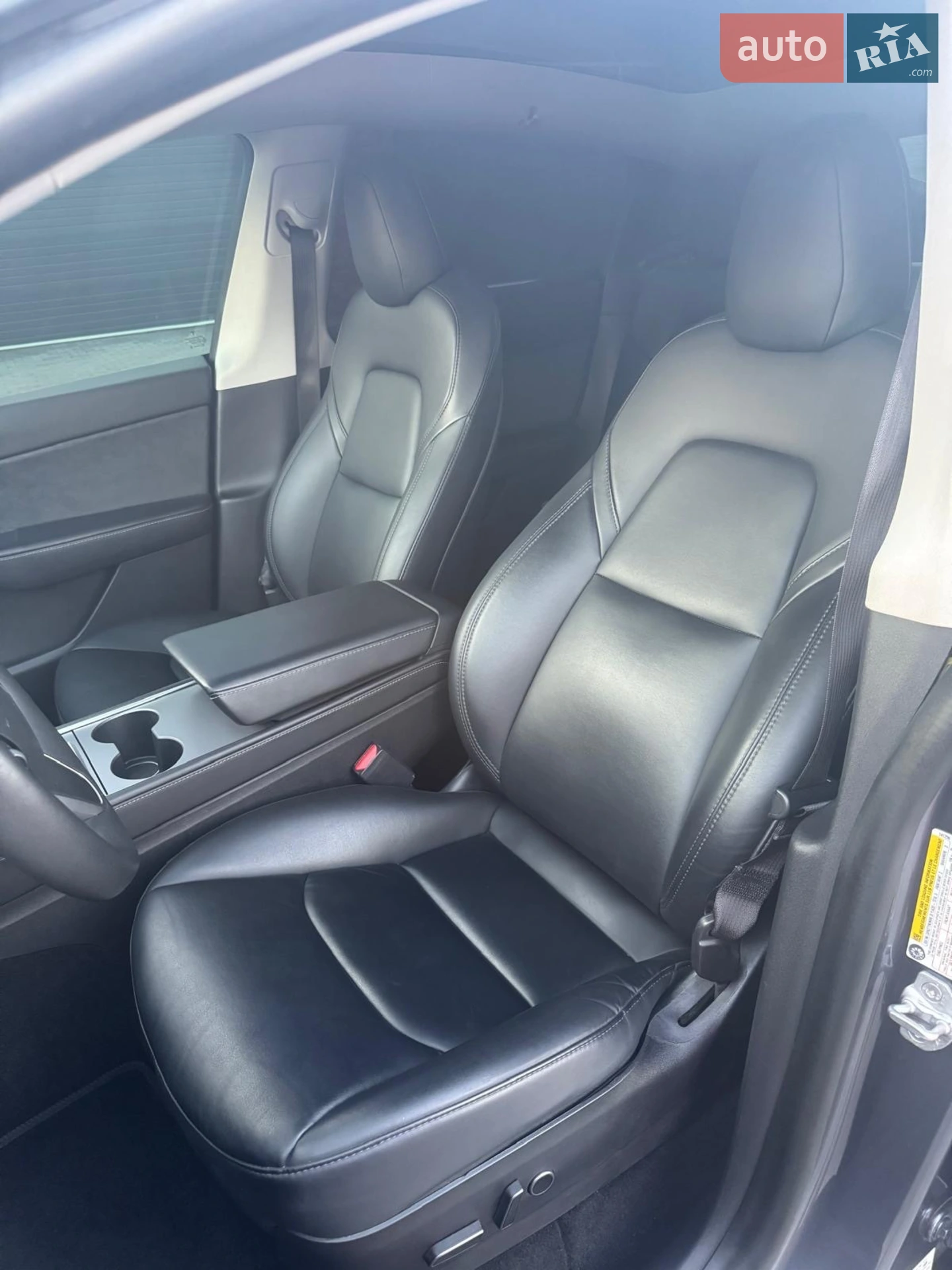 2021 Tesla Model Y - мініатюра 8