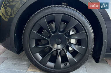 Внедорожник / Кроссовер Tesla Model Y 2024 в 