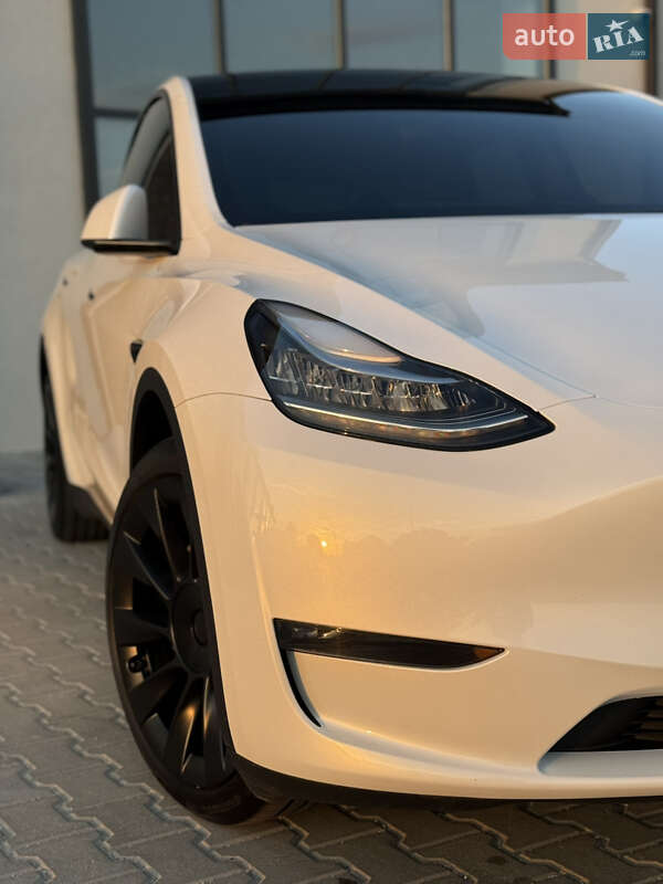 Tesla Model Y 2022