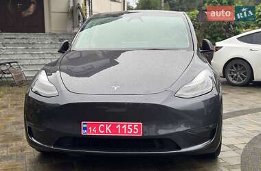 Позашляховик / Кросовер Tesla Model Y 2024 в 