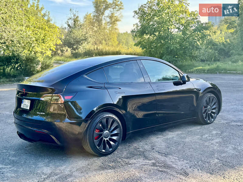 Позашляховик / Кросовер Tesla Model Y 2024 в Києві