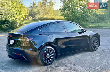 Внедорожник / Кроссовер Tesla Model Y 2024 в 