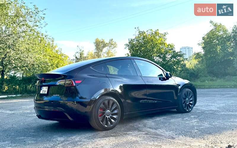 Позашляховик / Кросовер Tesla Model Y 2024 в Києві