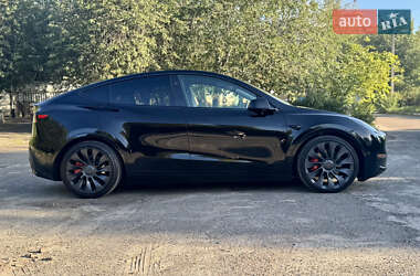 Tesla Model Y 2024
