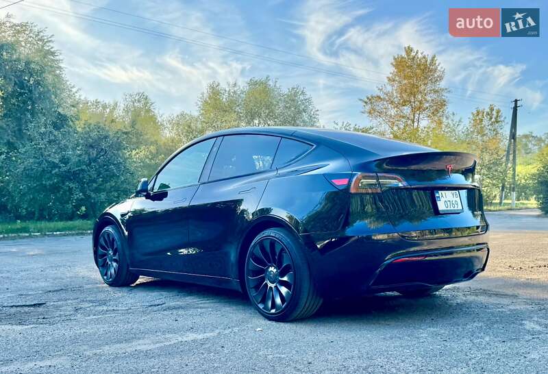 Позашляховик / Кросовер Tesla Model Y 2024 в Києві