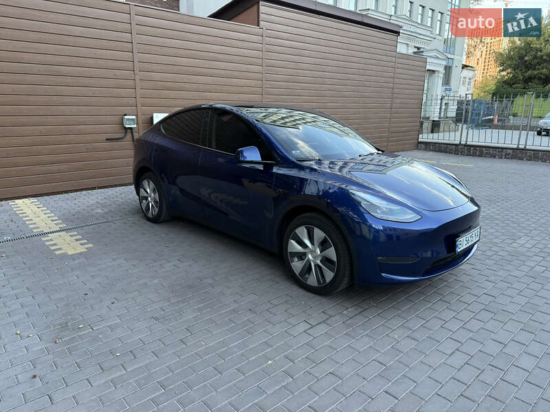 Tesla Model Y 2023