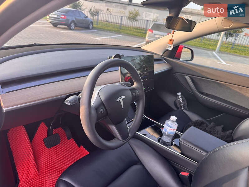Внедорожник / Кроссовер Tesla Model Y 2021 в Львове