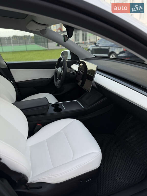 Позашляховик / Кросовер Tesla Model Y 2021 в Тернополі