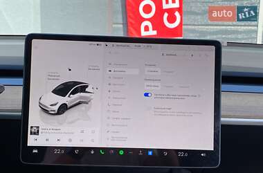 Позашляховик / Кросовер Tesla Model Y 2024 в 