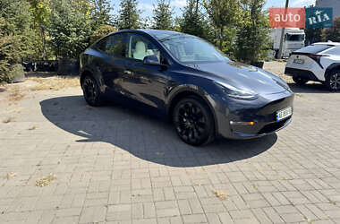 Внедорожник / Кроссовер Tesla Model Y 2024 в 