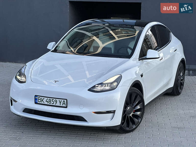 Позашляховик / Кросовер Tesla Model Y 2023 в Рівному
