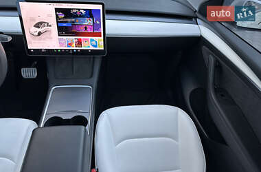 Позашляховик / Кросовер Tesla Model Y 2023 в 