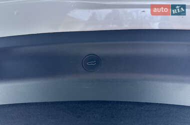 Позашляховик / Кросовер Tesla Model Y 2023 в 