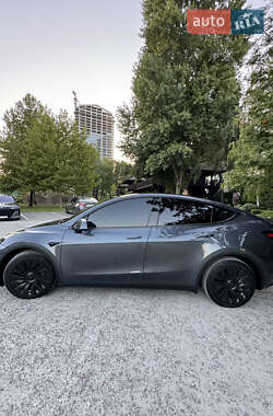 Позашляховик / Кросовер Tesla Model Y 2022 в 