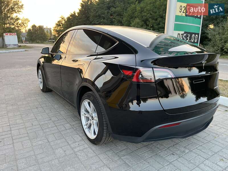 Позашляховик / Кросовер Tesla Model Y 2023 в Києві фото 6 Позашляховик / Кросовер Tesla Model Y 2023 в Києві
