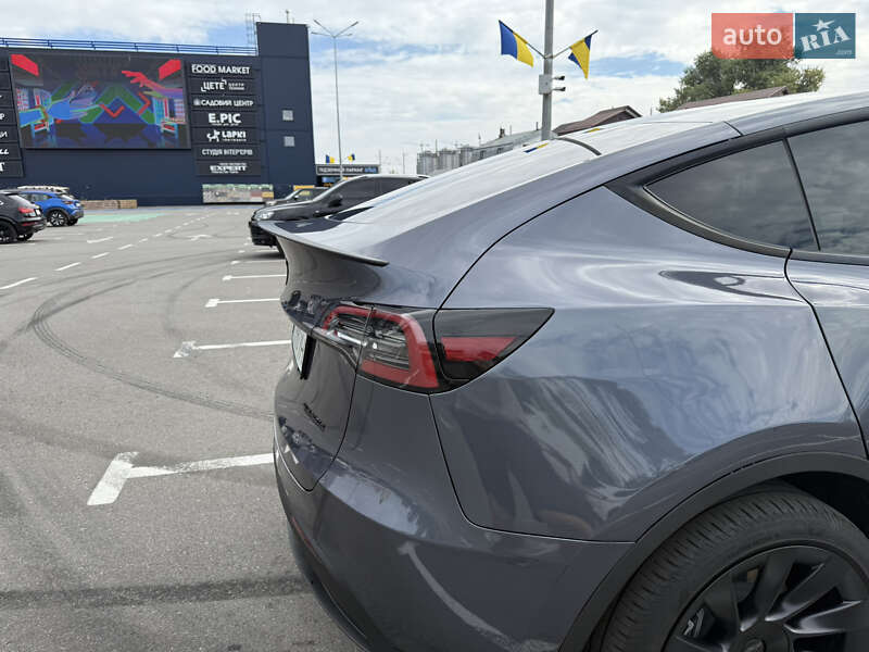 Внедорожник / Кроссовер Tesla Model Y 2023 в Киеве