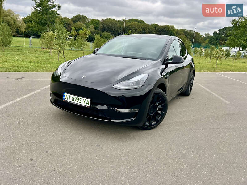 Позашляховик / Кросовер Tesla Model Y 2023 в Івано-Франківську