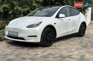 Позашляховик / Кросовер Tesla Model Y 2023 в 