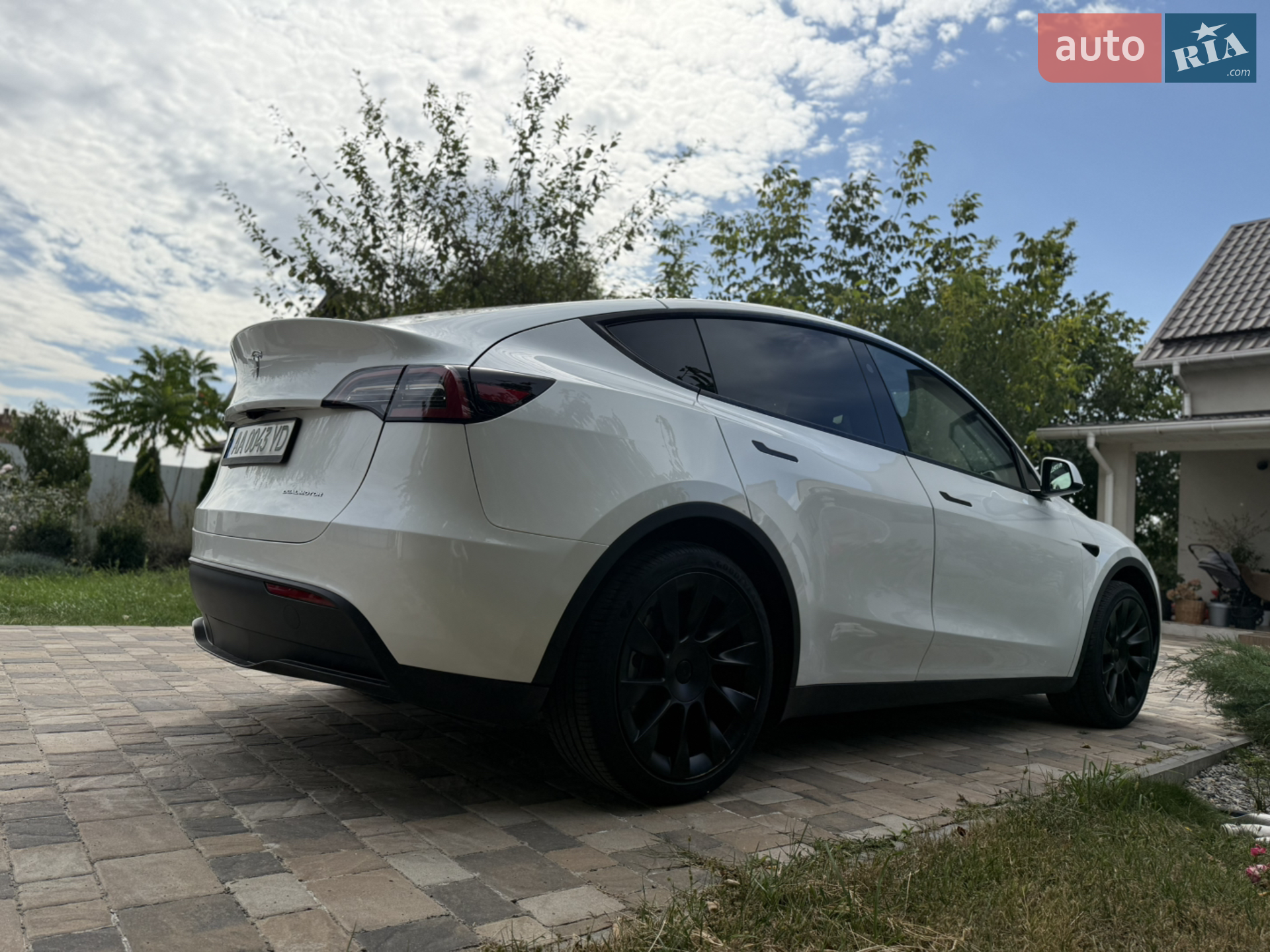 2023 Tesla Model Y - мініатюра 4