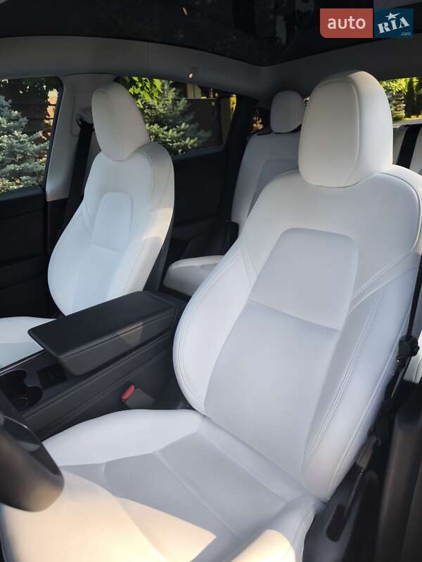 Внедорожник / Кроссовер Tesla Model Y 2023 в Буче