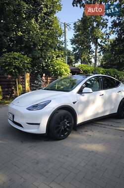 Tesla Model Y 2023
