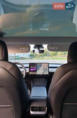 Внедорожник / Кроссовер Tesla Model Y 2021 в Киеве