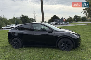 Позашляховик / Кросовер Tesla Model Y 2024 в 