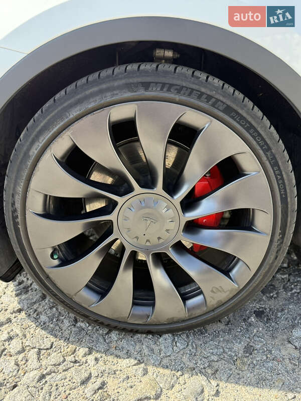 Внедорожник / Кроссовер Tesla Model Y 2022 в Бердичеве