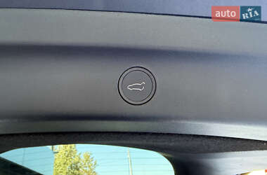 Позашляховик / Кросовер Tesla Model Y 2024 в 