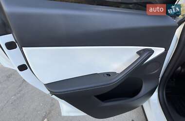 Позашляховик / Кросовер Tesla Model Y 2021 в 
