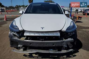 Позашляховик / Кросовер Tesla Model Y 2021 в 