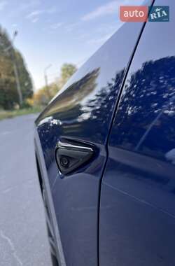 Позашляховик / Кросовер Tesla Model Y 2021 в 
