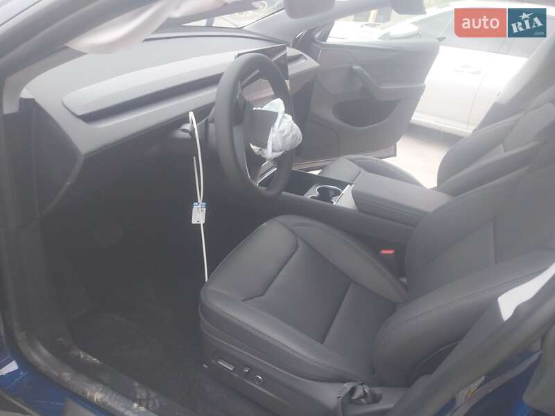 Внедорожник / Кроссовер Tesla Model Y 2025 в Киеве