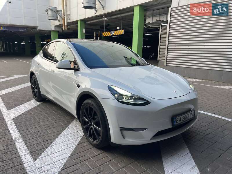 Внедорожник / Кроссовер Tesla Model Y 2024 в Киеве