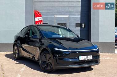 Tesla Model Y 2025