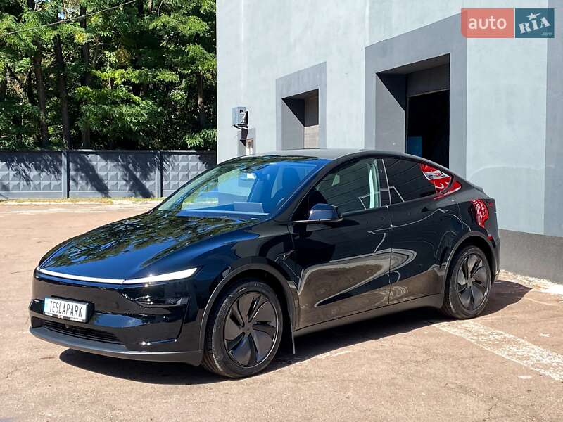 Внедорожник / Кроссовер Tesla Model Y 2025 в Киеве