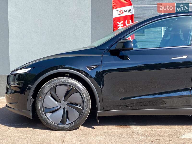 Внедорожник / Кроссовер Tesla Model Y 2025 в Киеве
