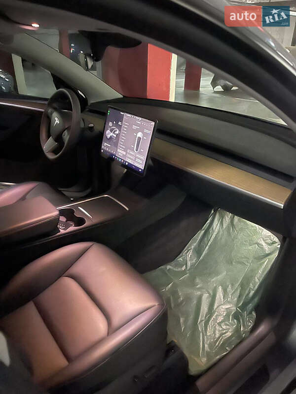 Позашляховик / Кросовер Tesla Model Y 2024 в Дніпрі