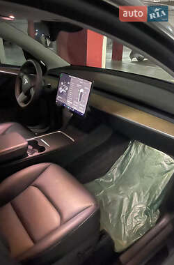 Внедорожник / Кроссовер Tesla Model Y 2024 в 