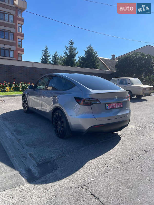 Позашляховик / Кросовер Tesla Model Y 2024 в Дніпрі