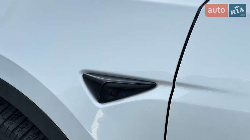 Позашляховик / Кросовер Tesla Model Y 2021 в Луцьку