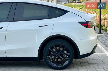 Внедорожник / Кроссовер Tesla Model Y 2021 в 