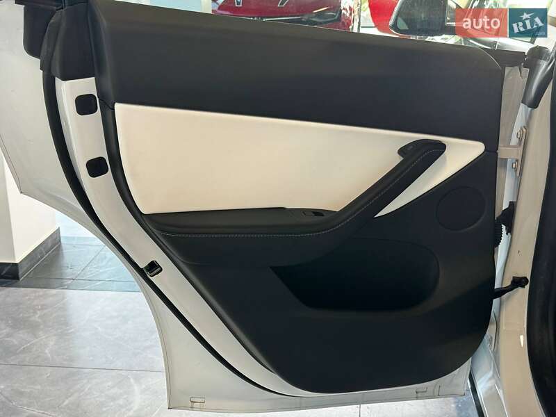 Позашляховик / Кросовер Tesla Model Y 2021 в Львові фото 16 Позашляховик / Кросовер Tesla Model Y 2021 в Львові