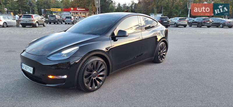 Tesla Model Y 2023