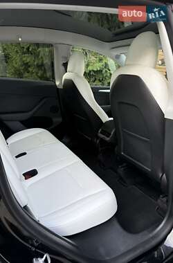 Позашляховик / Кросовер Tesla Model Y 2022 в 
