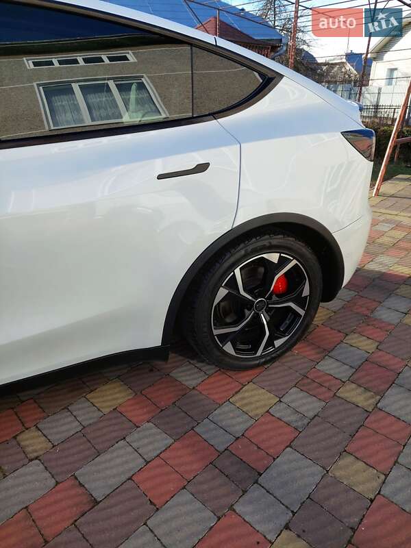 Внедорожник / Кроссовер Tesla Model Y 2020 в Тысменице