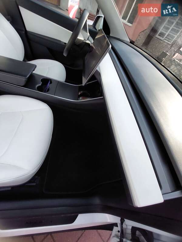 Внедорожник / Кроссовер Tesla Model Y 2020 в Тысменице