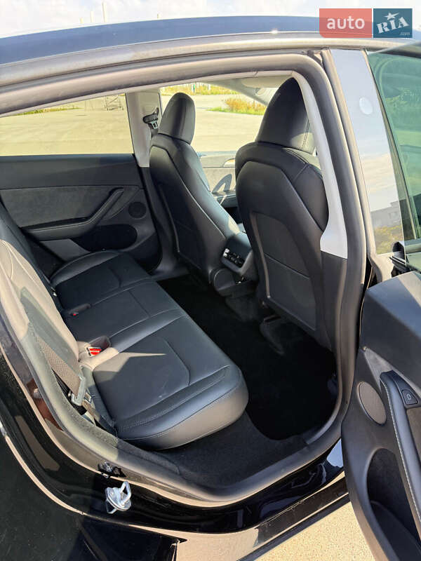 Внедорожник / Кроссовер Tesla Model Y 2023 в Коростене