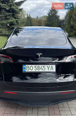 Позашляховик / Кросовер Tesla Model Y 2022 в 